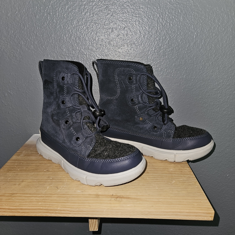 Sorel Kids Boots in Navy and Black